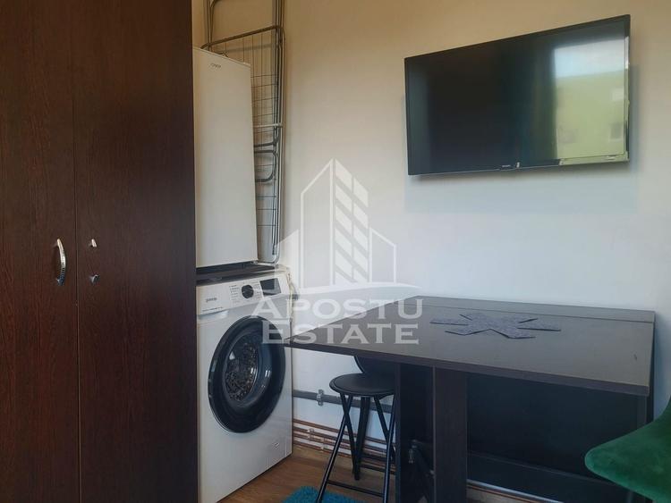 Garsonieră semidecomandată, mobilată în Girocului
