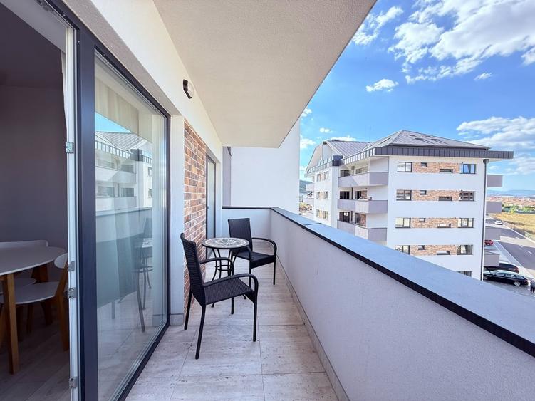 Apartament cu 2 camere semidecomandat, mobilat în Florești