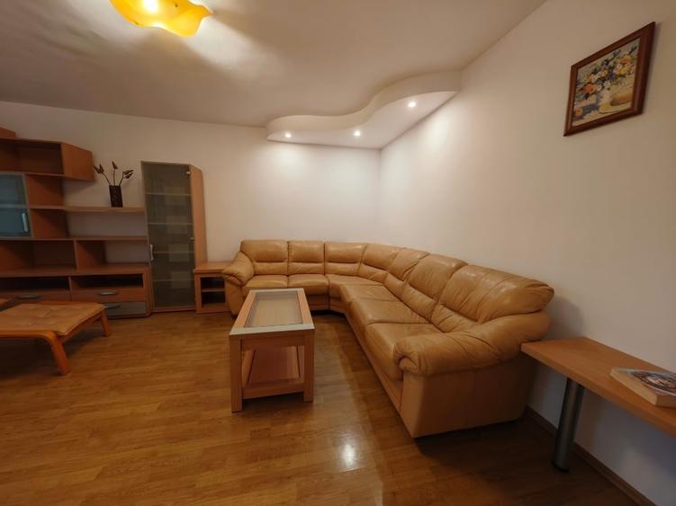 Apartament cu 3 camere decomandat, mobilat în Lujerului