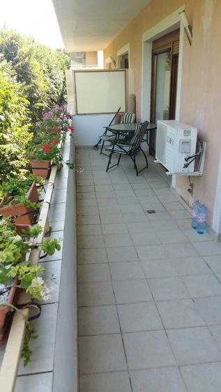 Apartament cu 2 camere semidecomandat, mobilat în Central