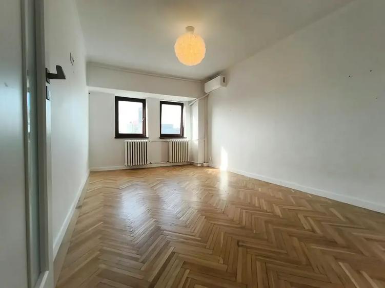 Apartament cu 5 camere decomandat în Unirii