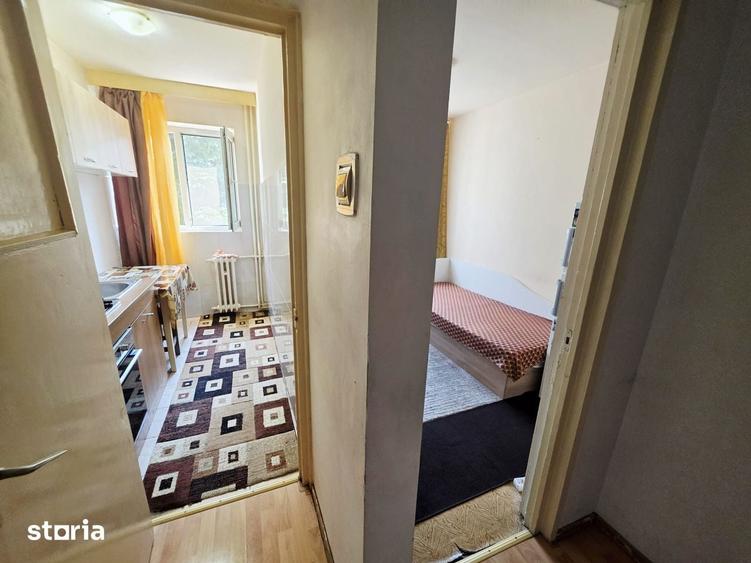 Apartament 3 camere, etaj 3, Malu Ro?u Str. Ri?novenilor - 12