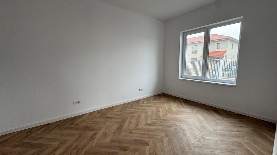 Duplex cu 5 camere cu Canalizare în Dumbrăvița
