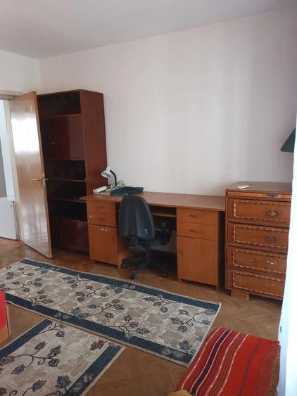 Apartament cu 3 camere decomandat în Libertății