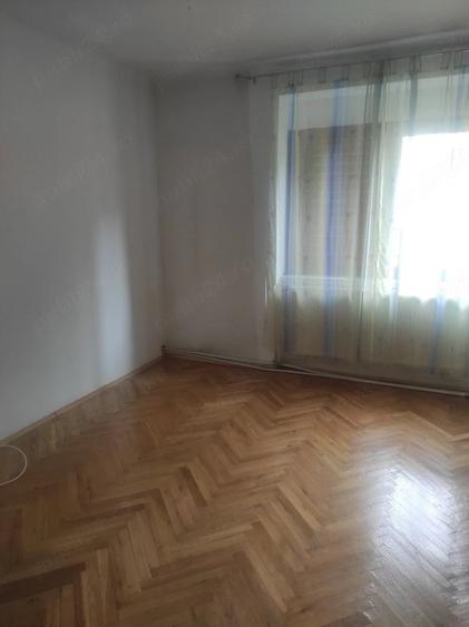 Casă cu 3 camere cu Teren 600 Mp în Central