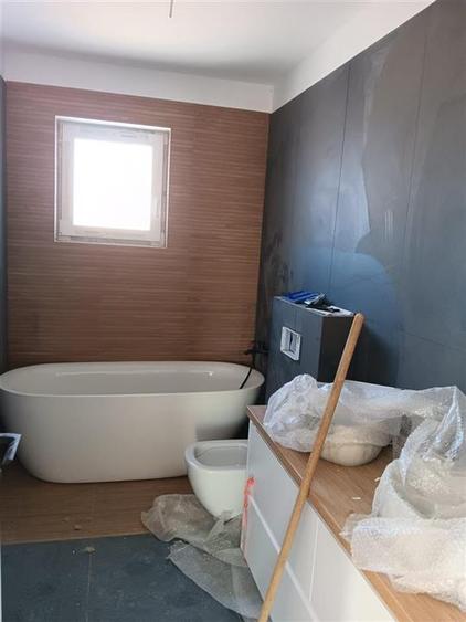 Casă individuală cu 5 camere cu Canalizare în Valea Ursului