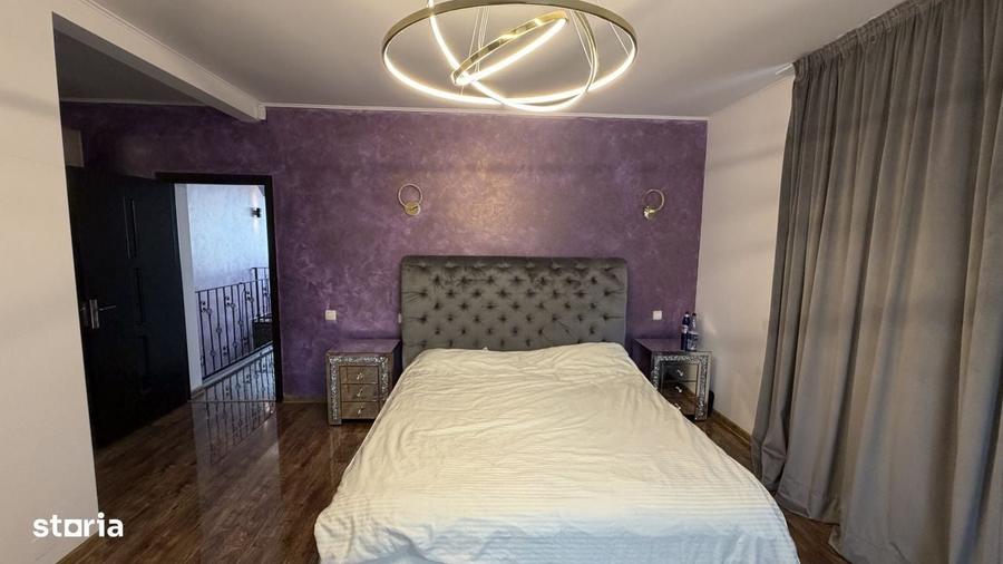 Casă cu 4 camere în Roșu