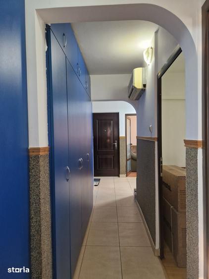 Apartament cu 3 camere decomandat în Peneș Curcanul