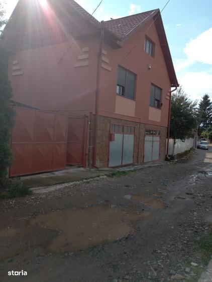 Casă cu 4 camere în Central