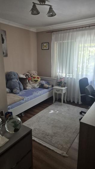 Apartament cu 3 camere în Rovine