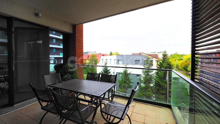 Apartament cu 4 camere decomandat, mobilat în Herăstrău