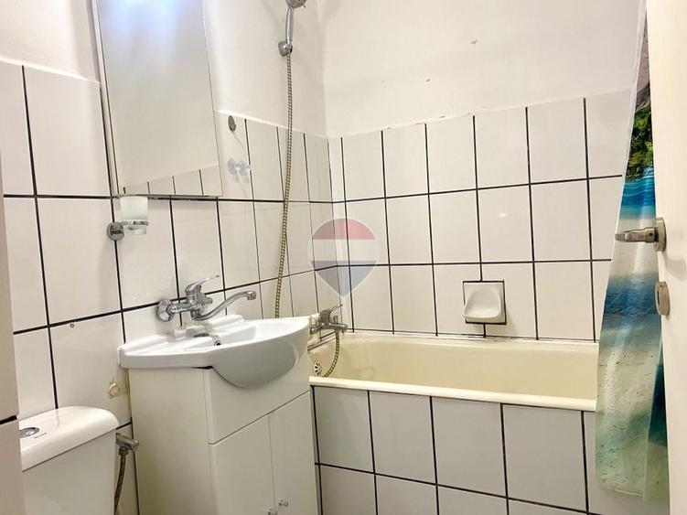 Apartament cu 2 camere decomandat, mobilat în Central