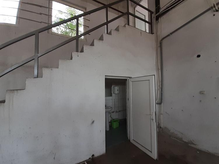 Spațiu industrial, de 750 mp, în Exterior Est