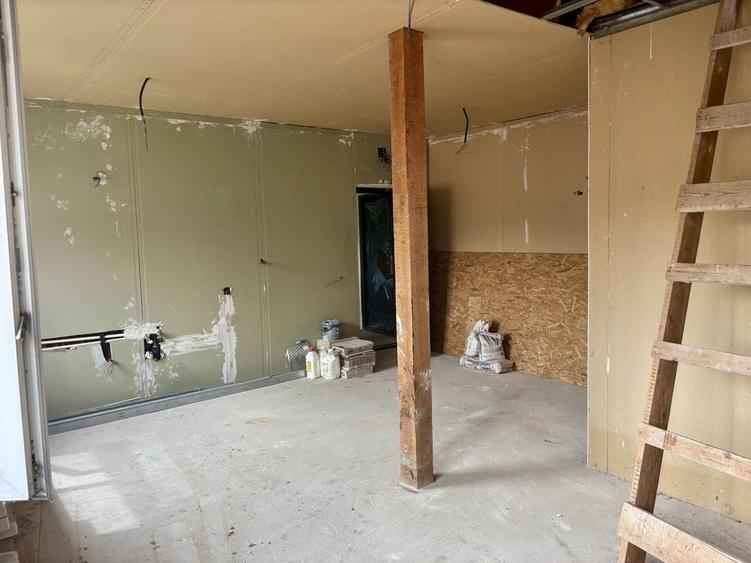 Apartament cu 2 camere decomandat în Valea Aurie