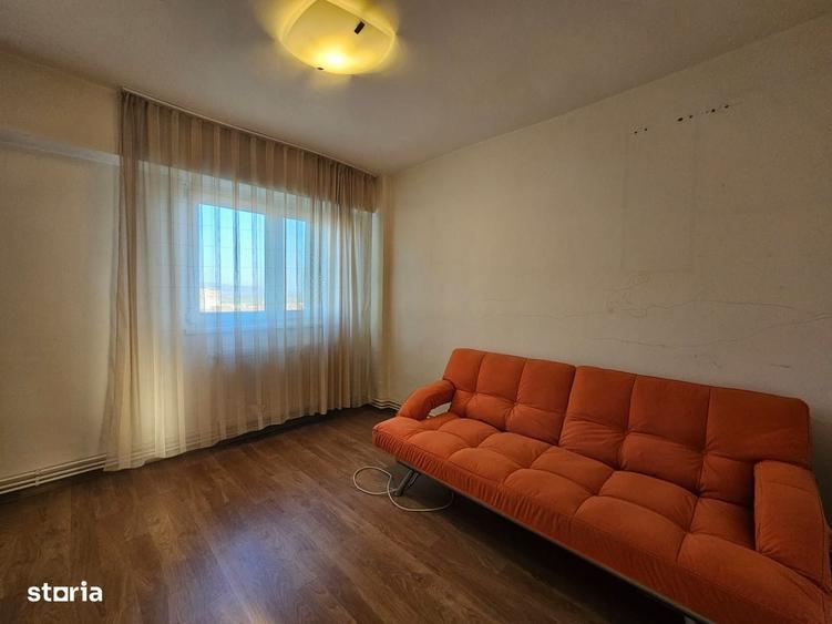 Apartament cu 4 camere decomandat în Decebal