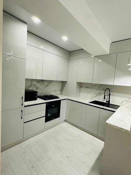 Apartament cu 3 camere decomandat în 1 Decembrie 1918