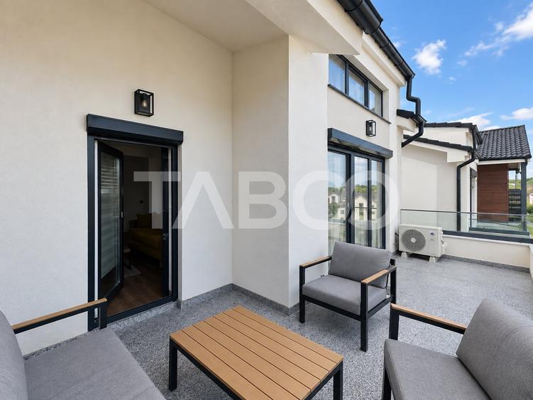 Penthouse cu 4 camere decomandat, mobilat în Cristian