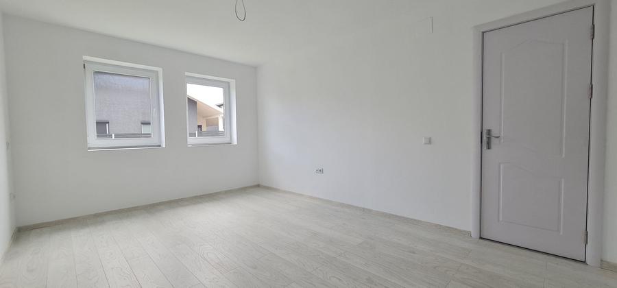 Casă individuală cu 4 camere cu Canalizare în Tărlungeni