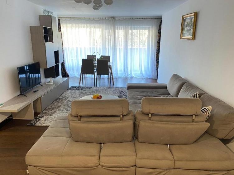 Apartament cu 2 camere decomandat, mobilat în Arcul de Triumf