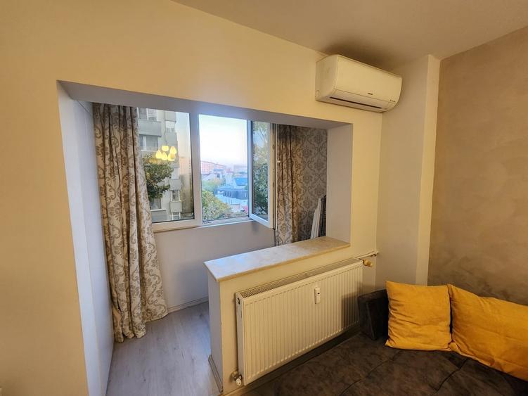 Apartament semidecomandat în Moșilor