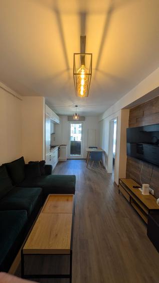 Apartament cu 2 camere semidecomandat în Dâmbul Rotund