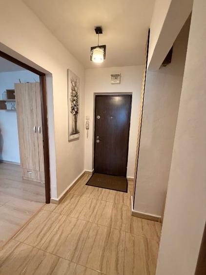 Apartament cu 2 camere semidecomandat, mobilat în Dristor