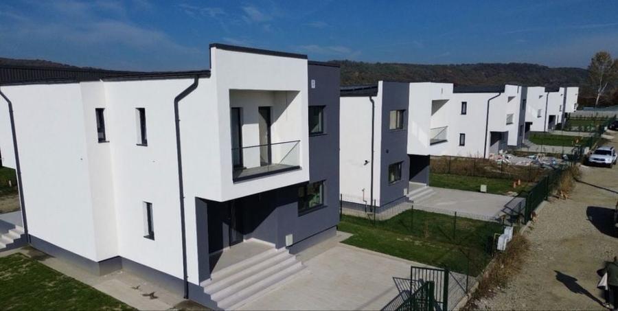 Casă cu 4 camere în Micești