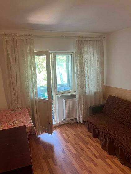 Garsonieră decomandată în Central