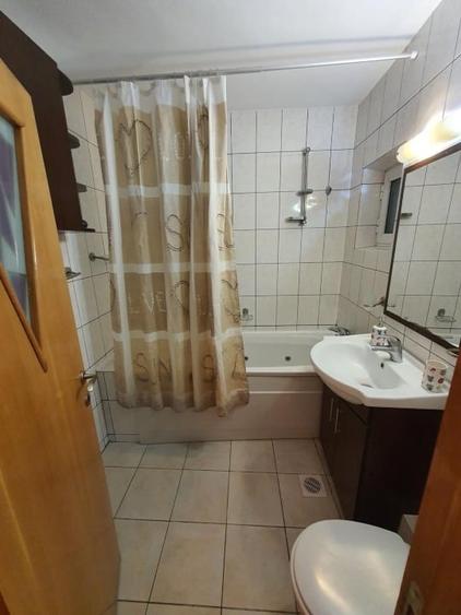 Apartament cu 3 camere semidecomandat, mobilat în Barbu Văcărescu