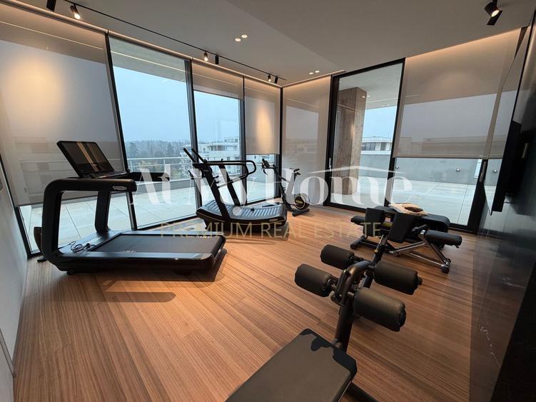 Penthouse cu 5 camere decomandat, mobilat în Băneasa