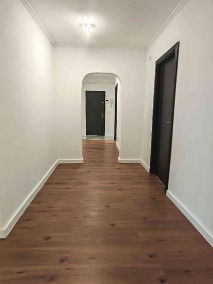 Apartament cu 4 camere decomandat în Decebal