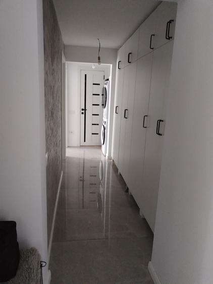 Proprietar vand apartament 3 camere - 1