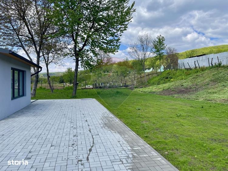Casă cu 4 camere cu Teren 1397 Mp în Poiana