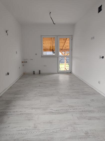 Casă individuală cu 3 camere cu Teren 320 Mp în Crevedia