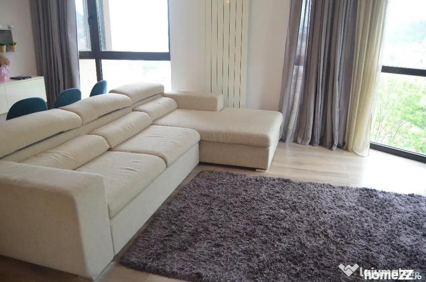 Apartament cu 3 camere decomandat în Dealul Cetății