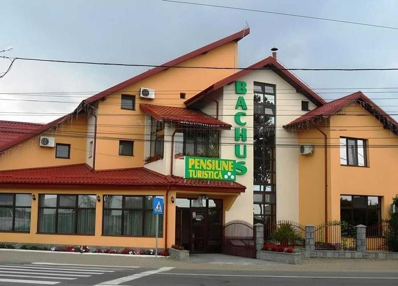 Casă cu 4 camere în Exterior Vest