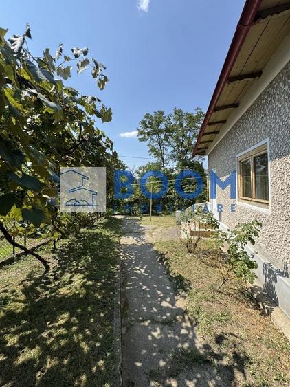 Casă individuală cu 3 camere cu Canalizare în Goranu