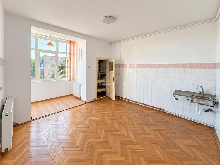 Apartament cu 4 camere decomandat în Șagului