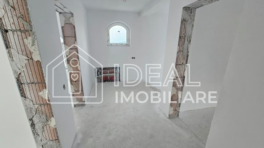 Casă individuală cu 4 camere cu Canalizare în Periferie