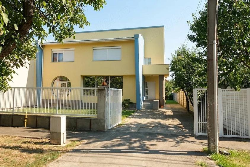 Vila cu arhitectura deosebita - 1