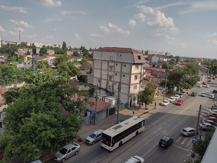 Direct PROPRIETAR vînd 81900EUR Negociabil Apartam.3camere decomandate Conf.1 ca - 2