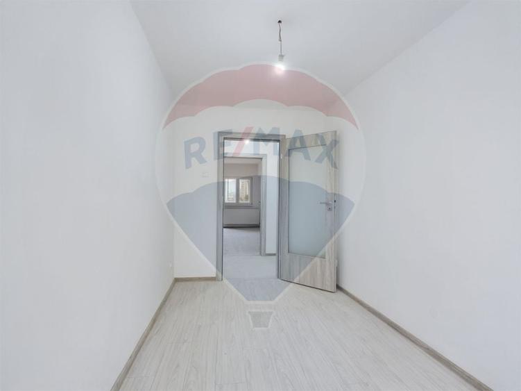 Apartament cu 4 camere decomandat în Centrul Civic
