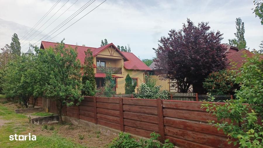 Casă cu 4 camere cu Teren 1700 Mp în Horodnic