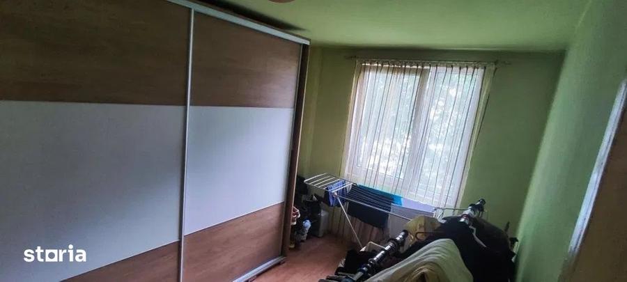 Apartament cu 4 camere decomandat în Dâmbu Pietros