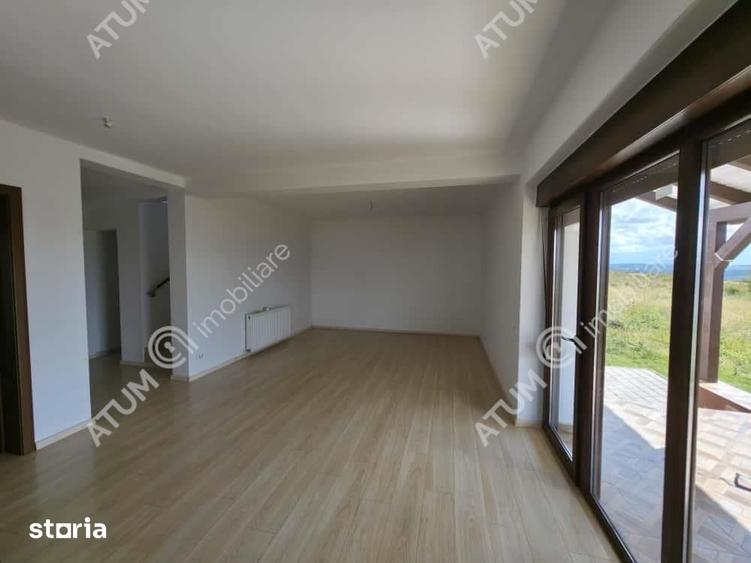 Casă cu 5 camere cu Teren 372 Mp în Central