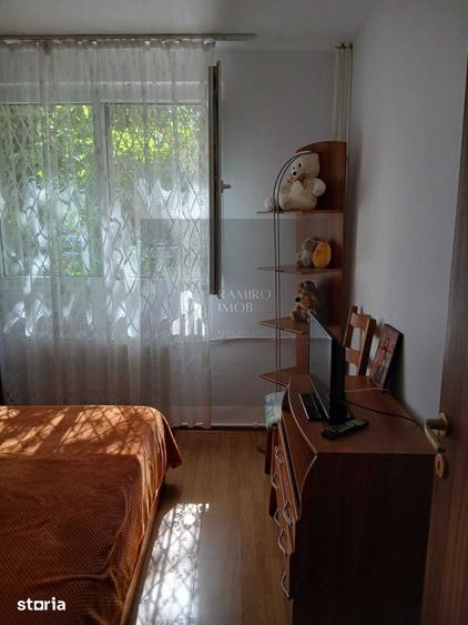 Apartament cu 2 camere semidecomandat în Giurgiului