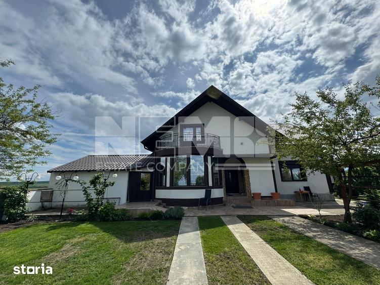 Casă cu 4 camere cu Teren 930 Mp în Udești