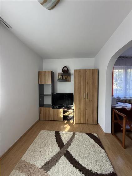 Apartament cu 2 camere nedecomandat în Podu Roș