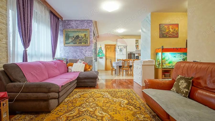 Casă cu 4 camere cu Teren 443 Mp în Tractorul