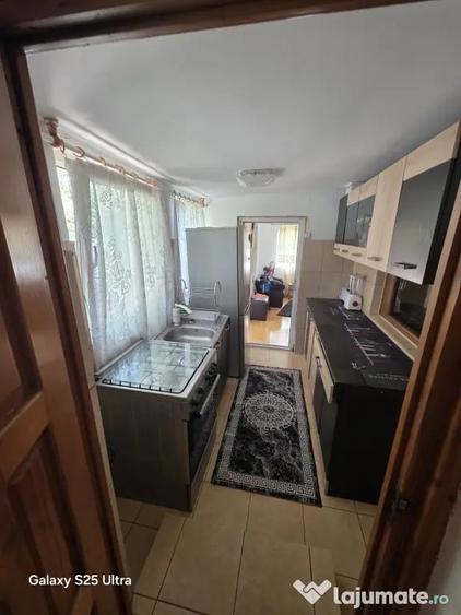 Casă cu 4 camere cu Teren 1400 Mp în Boldești